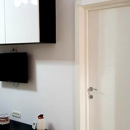 Apartament Sarah *
